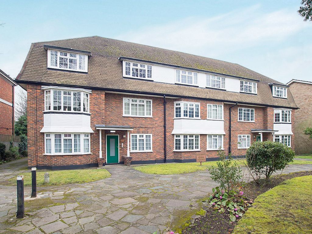 2 bed flat to rent in Mansard Manor Christchurch Park, Sutton, Surrey