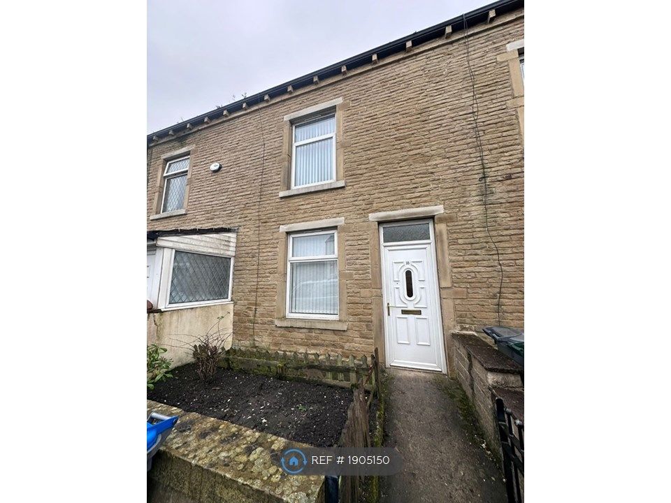 4 bed terraced house to rent in Dawson Mount, Bradford BD4, £850 pcm Zoopla