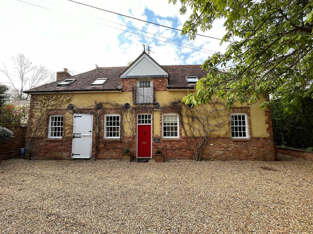 5 bed detached house for sale in The Old Coach House, Lodge Road