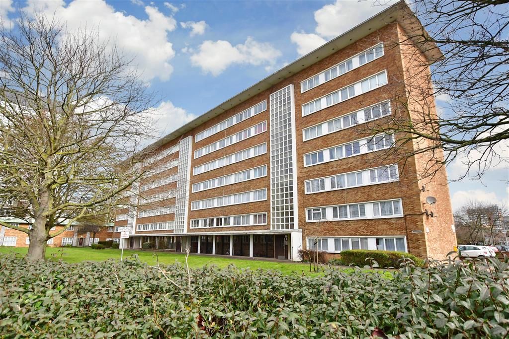 2 bed flat for sale in Beehive Court, Ilford, Essex IG1 Zoopla