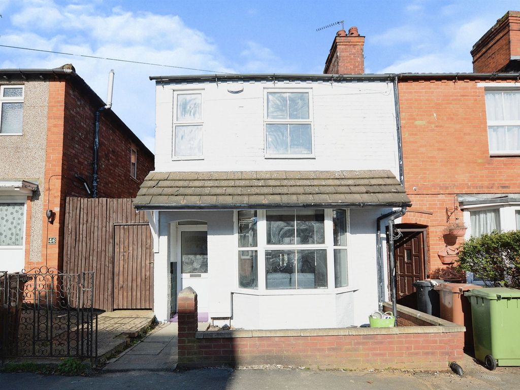 3 bed end terrace house for sale in Gisburne Road, Wellingborough NN8
