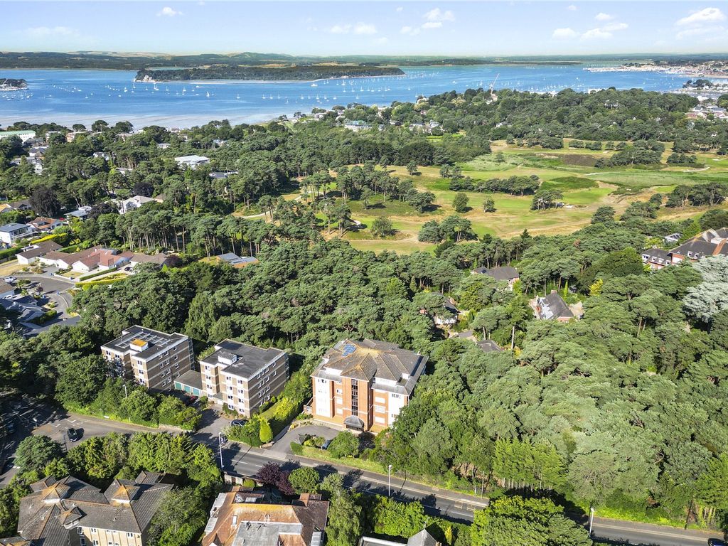 3 bed flat for sale in Canford Cliffs Road, Canford Cliffs, Poole