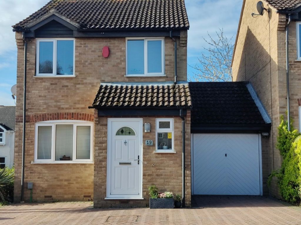 3 bed detached house for sale in Tylers Mead, Luton LU2 Zoopla
