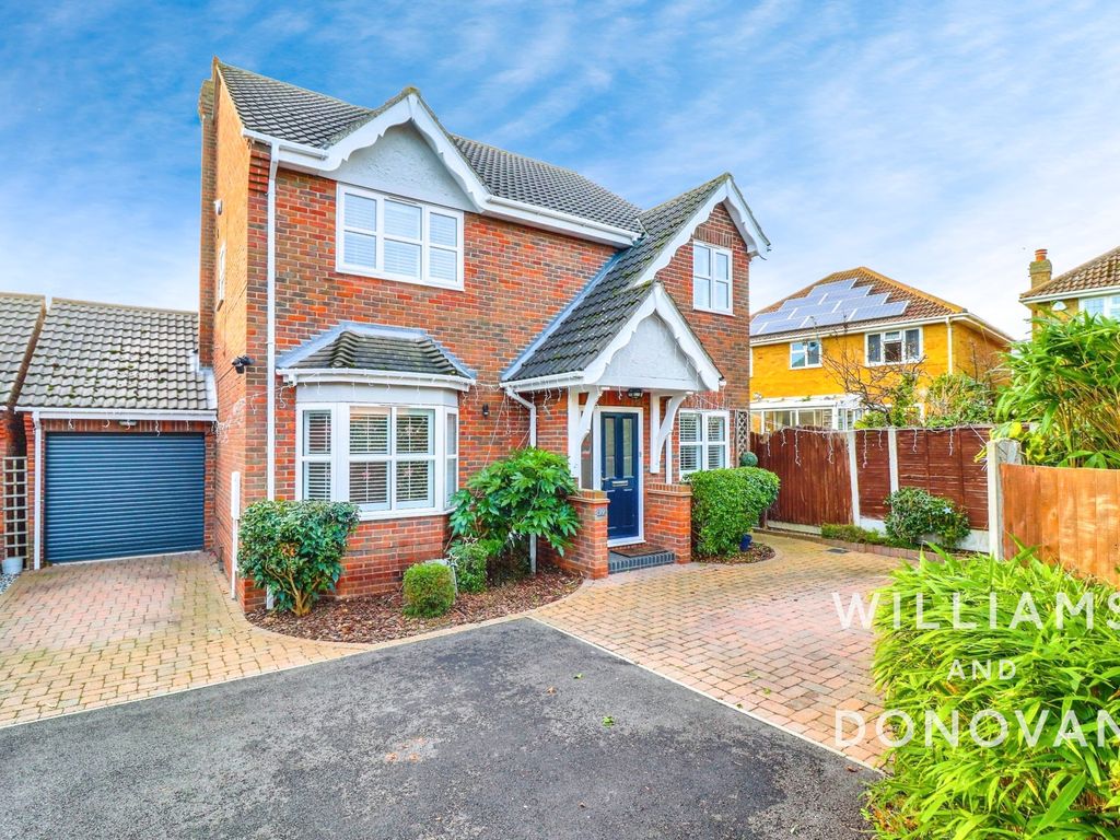 4 bed detached house for sale in Elmhurst Avenue, Benfleet SS7, £575,000 Zoopla