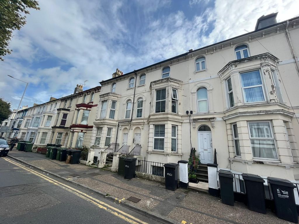 1 bed flat for sale in Pevensey Road, Eastbourne BN21 Zoopla