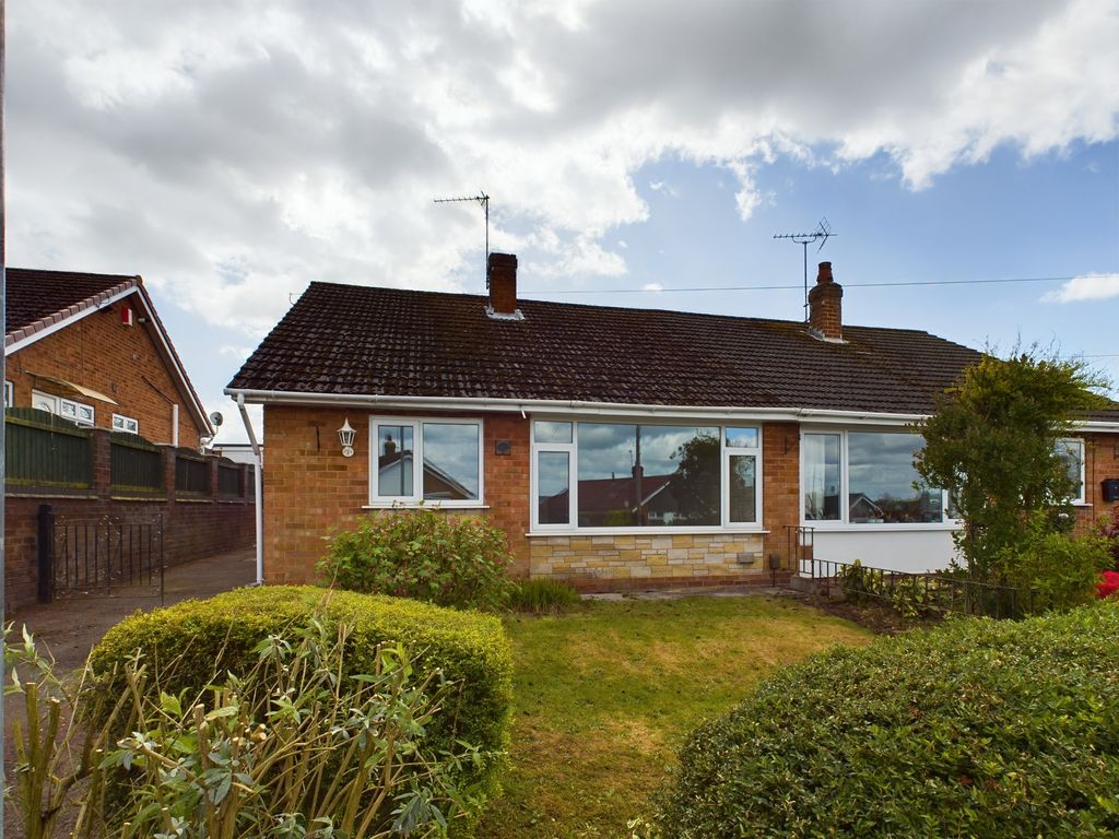 2 bed semidetached bungalow for sale in Meadow Way, Walton, Stafford