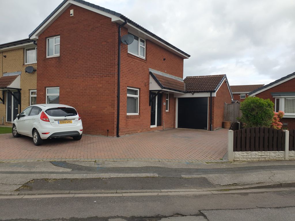 3 bed semidetached house for sale in Elsham Close, Bramley, Rotherham
