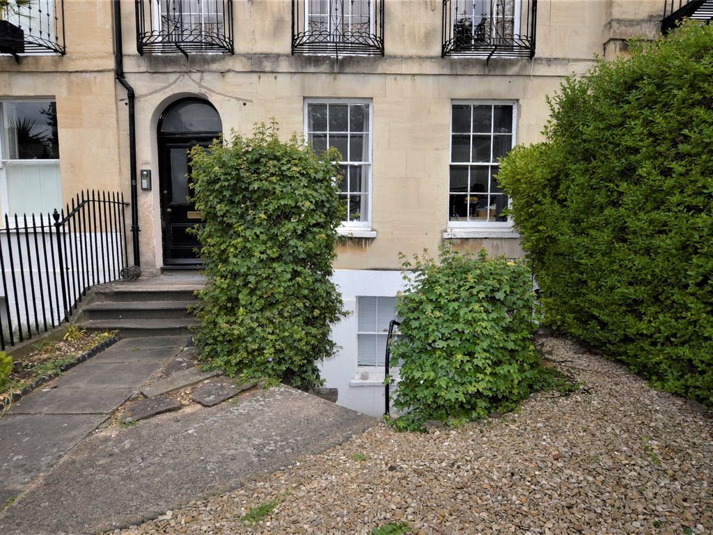 Studio for sale in London Road, Cheltenham, Gloucestershire GL52, £