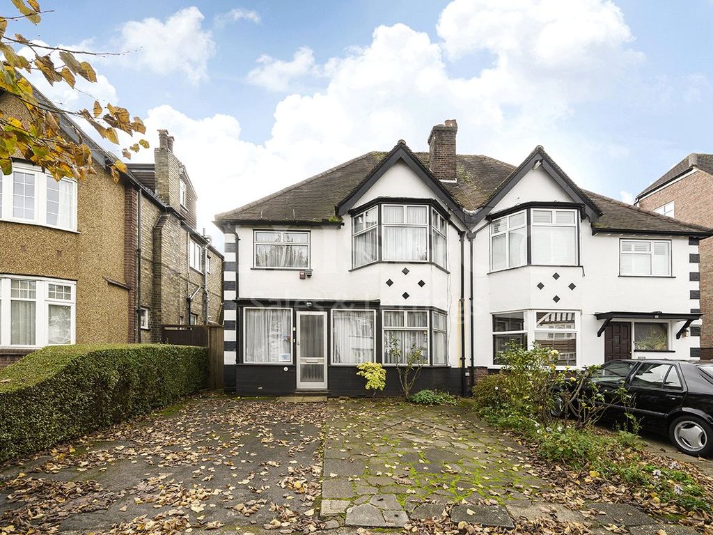 Sylvan Avenue, Mill Hill, London NW7