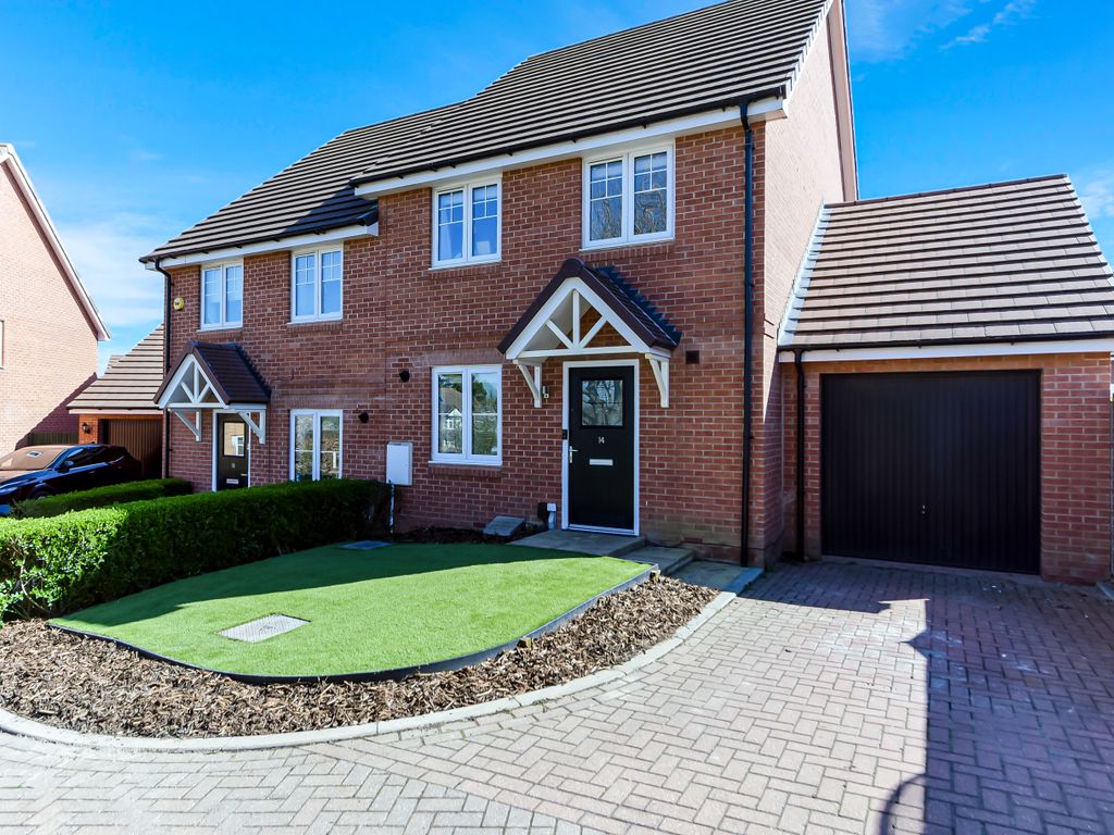 3 bed semidetached house for sale in Templars Drive, Strood, Rochester