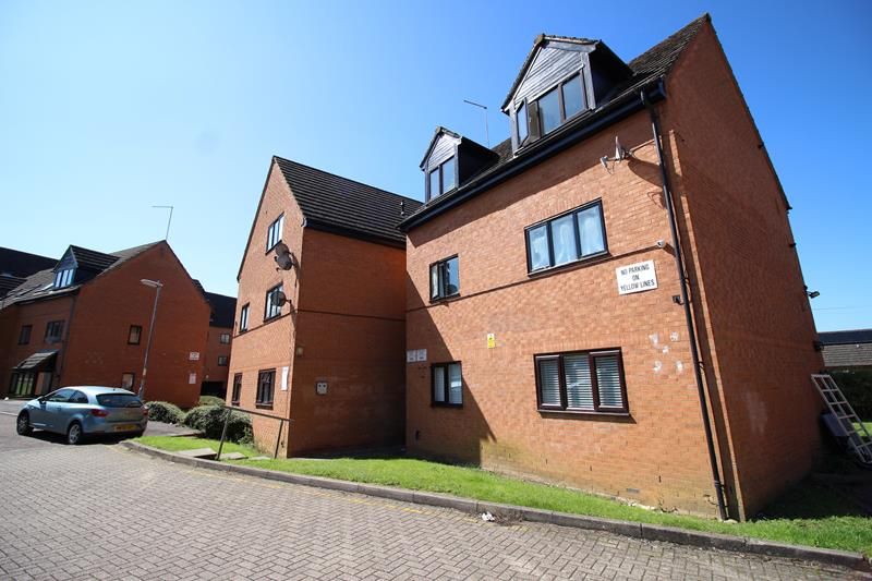 1 bed flat to rent in Highgrove Court, Rushden NN10, £695 pcm Zoopla