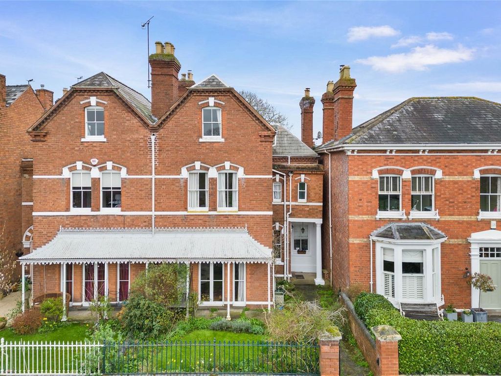 4 bed semidetached house for sale in Stephenson Terrace, Worcester WR1