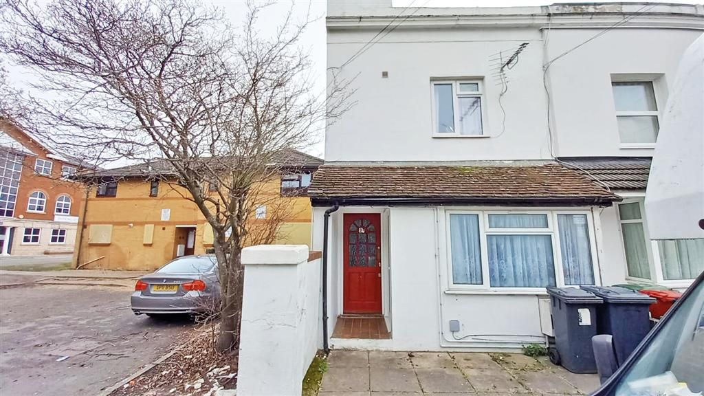 2 bed flat for sale in Hencroft Street North, Slough SL1 Zoopla