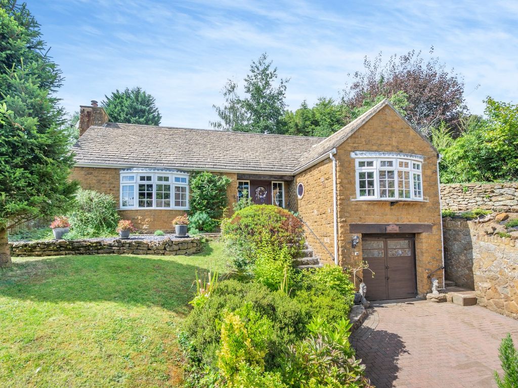 4 bed detached house for sale in Millers Lane, Hornton, Banbury