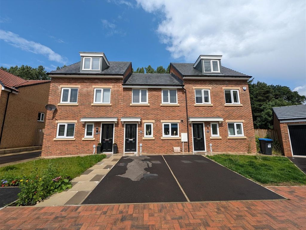3 bed terraced house for sale in Chestnut Way, Newton Aycliffe DL5 Zoopla