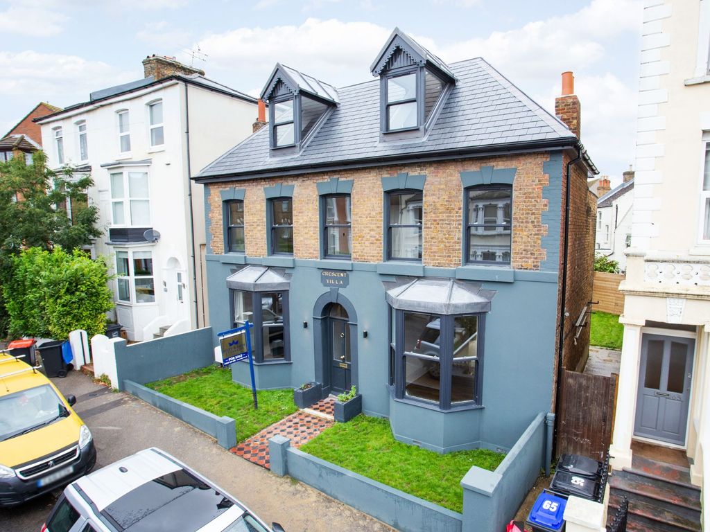 5 bed detached house for sale in Crescent Road, Ramsgate CT11, £750,000