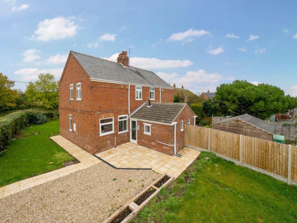 3 bed semidetached house for sale in The Drift, Walcott, Lincoln