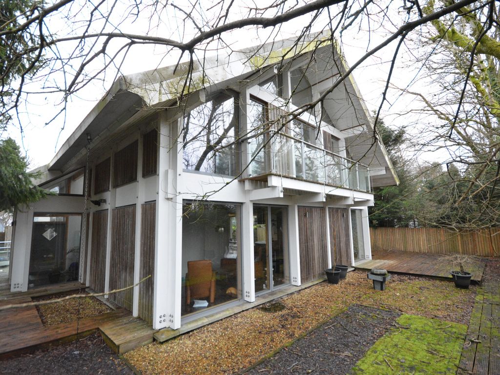 4 bed detached house for sale in The Lane, Dullatur, North Lanarkshire