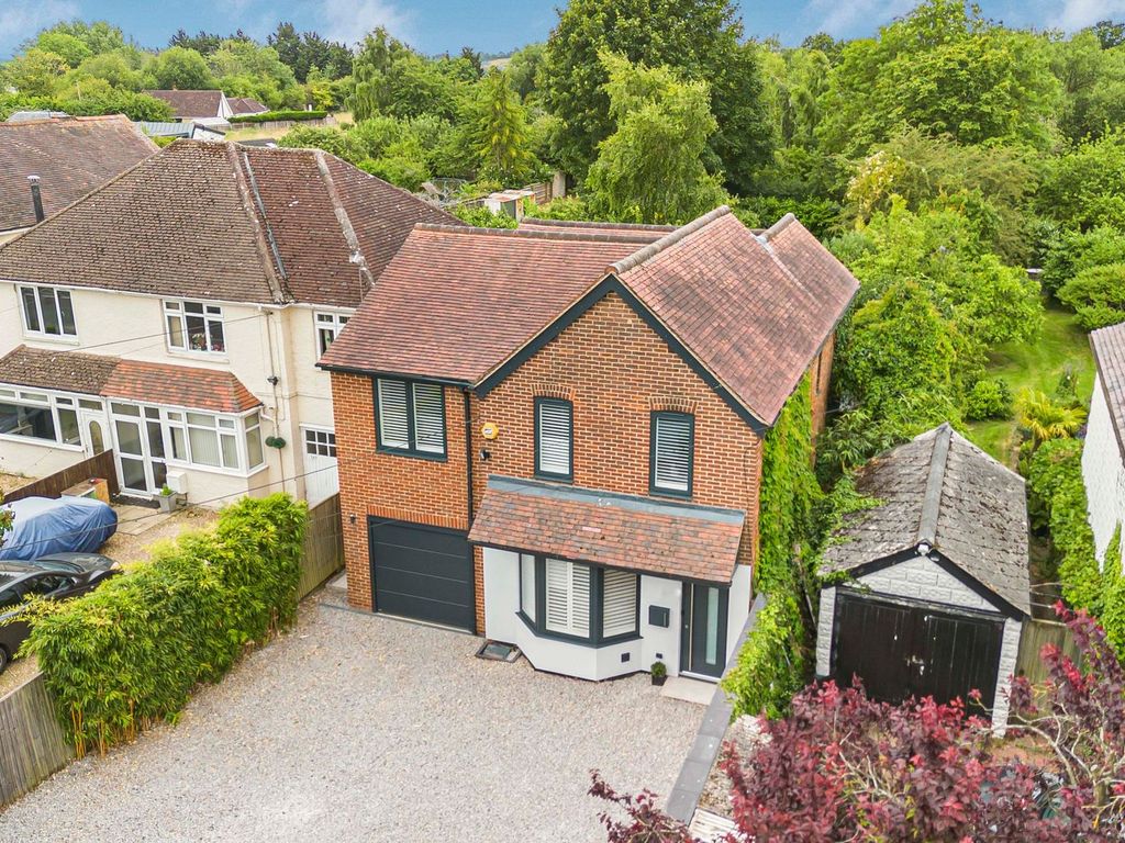 4 bed detached house for sale in Oxford Road, Garsington OX44, £875,000