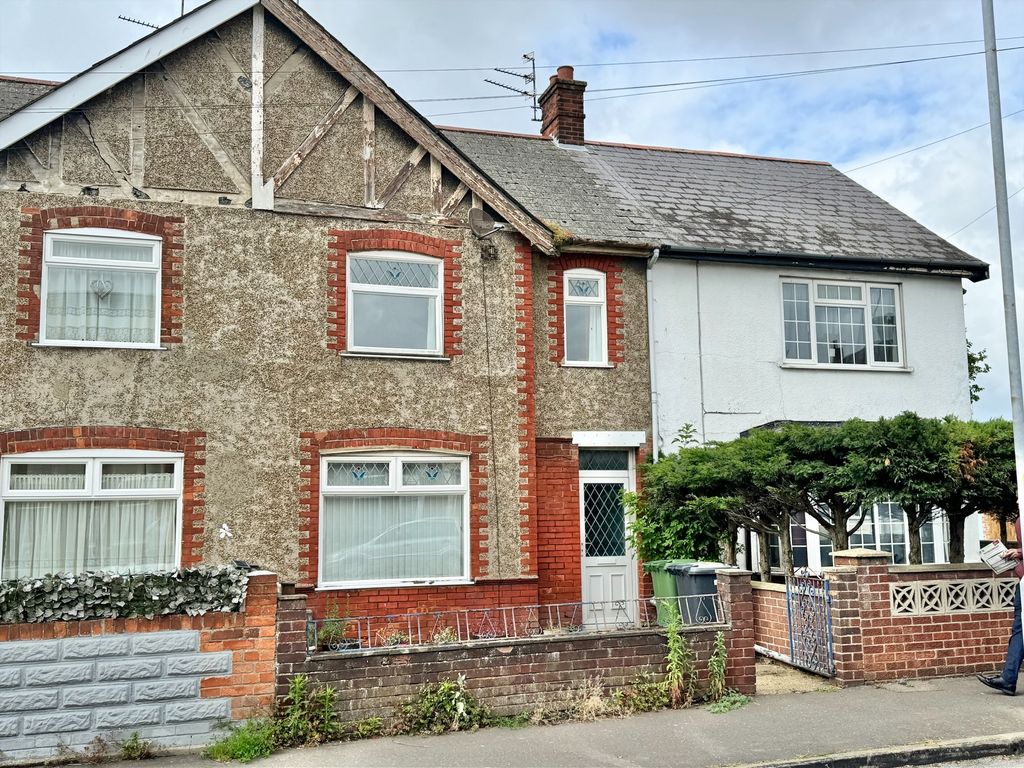 3 bed terraced house for sale in Hamilton Road, Great Yarmouth NR30, £