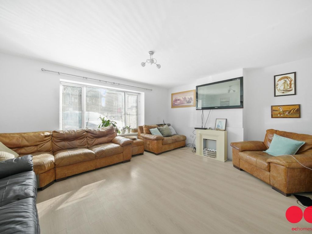 3 bed semidetached house for sale in St. Marys Road, Ilford IG1, £