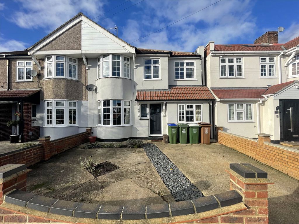5 bed semidetached house for sale in Northumberland Avenue, South