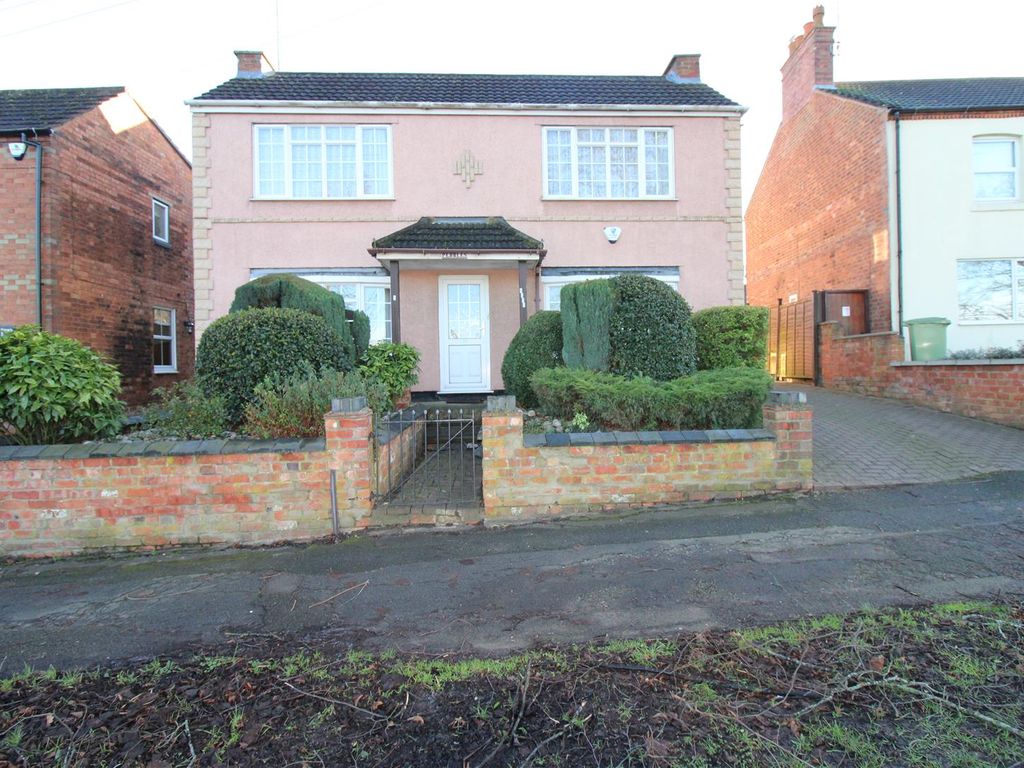 3 bed property for sale in Wellingborough Road, Finedon, Wellingborough
