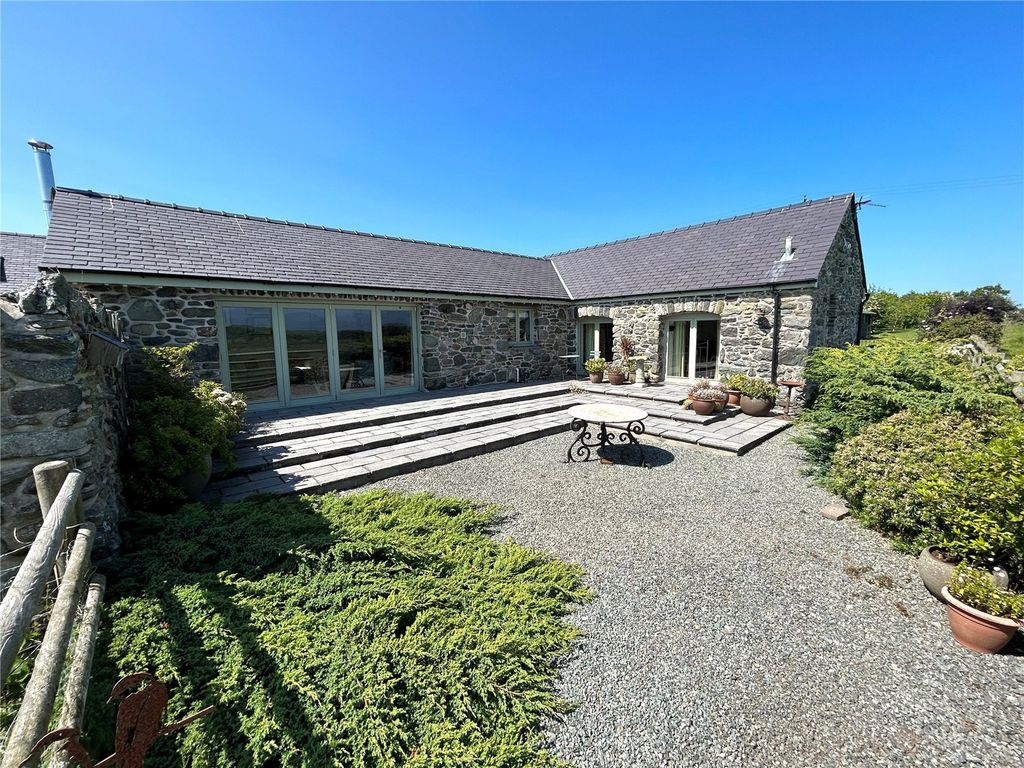 2 bed barn conversion for sale in Hologwyn, Llanddaniel, Gaerwen