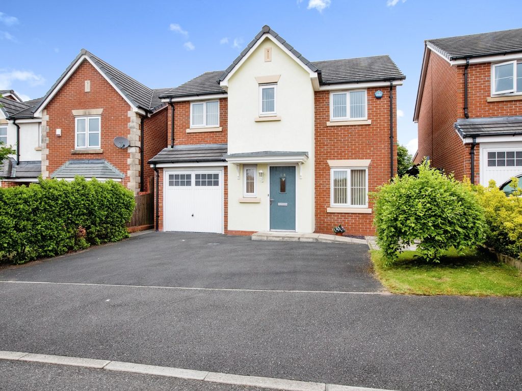 4 bed detached house for sale in Fir Tree Grove, ClaytonLeWoods
