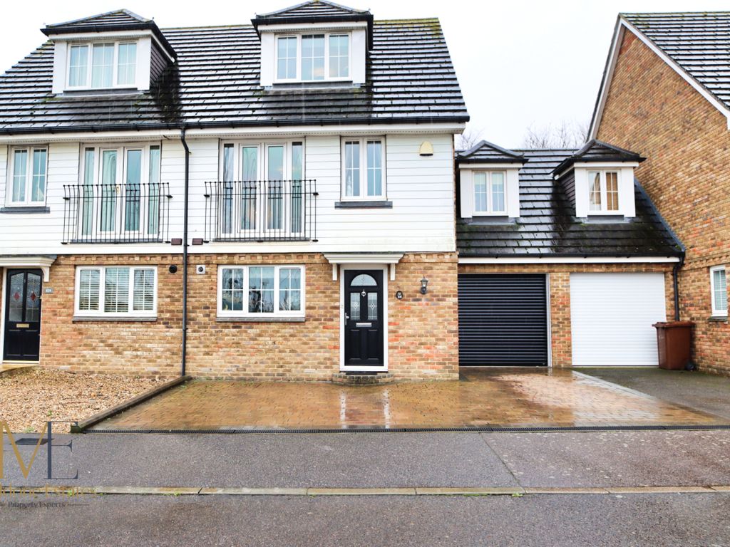 3 bed semidetached house for sale in Waterside Lane, Gillingham ME7, £