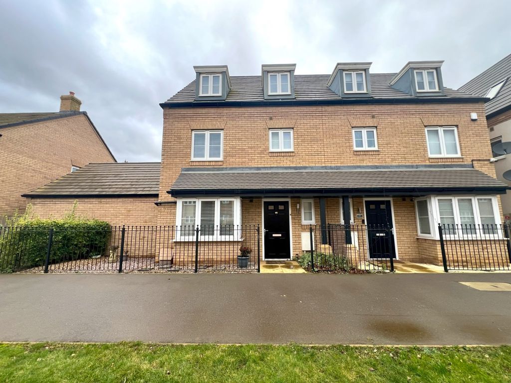 Semidetached house for sale in Irthlingborough Road North, Wellingborough NN8, £320,000 Zoopla