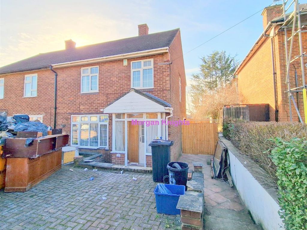 3 bed semidetached house to rent in Agister Road, Chigwell IG7 Zoopla