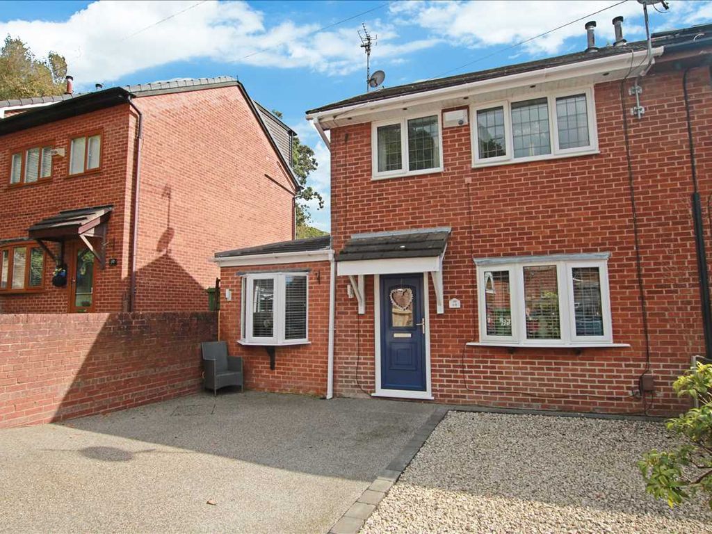4 bed semidetached house for sale in Riverside Drive, Radcliffe