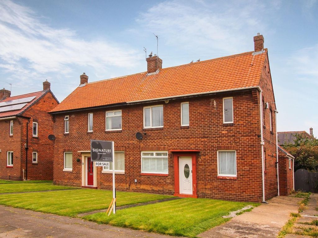 3 bed semidetached house for sale in Churchill Avenue, Whitley Bay
