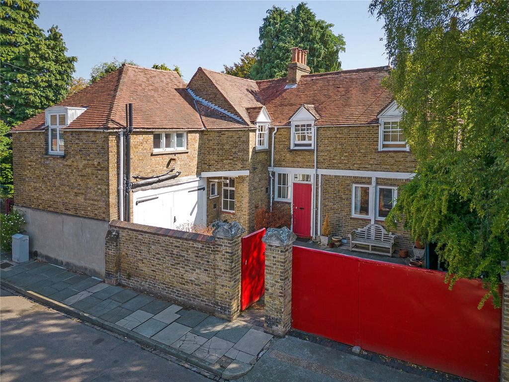 5 bed detached house for sale in West Temple Sheen, London SW14 Zoopla