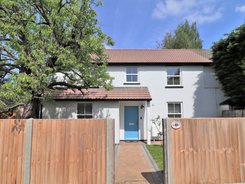 5 bed semidetached house for sale in Burwood Road, Hersham Village