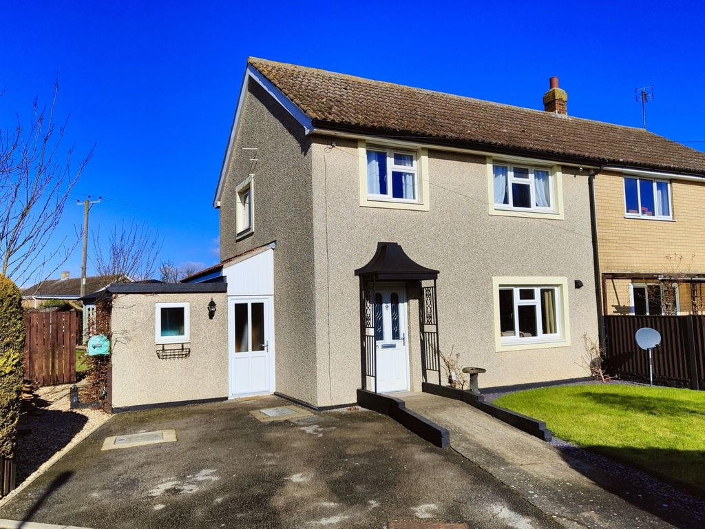 3 bed semidetached house for sale in Princess Square, Billinghay