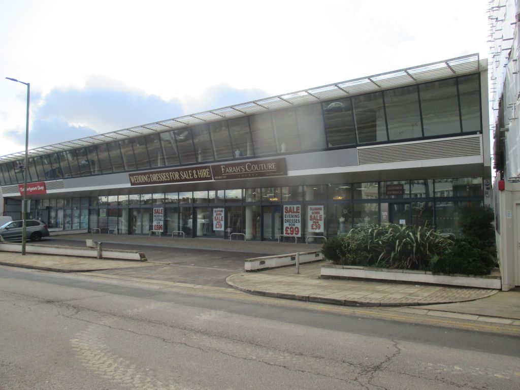 Retail premises to let in West Hendon Broadway, West Hendon, London NW9, £200,000 pa Zoopla