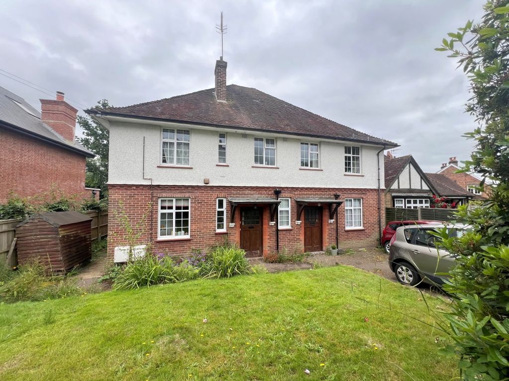 3 bed flat to rent in Claremont Road, Tunbridge Wells TN1, £1,950 pcm