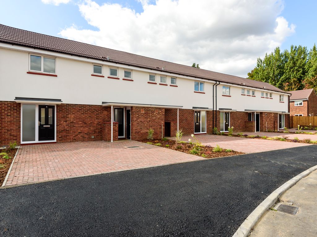 2 bed terraced house for sale in Spey Road, Abingdon, Oxfordshire OX13 Zoopla