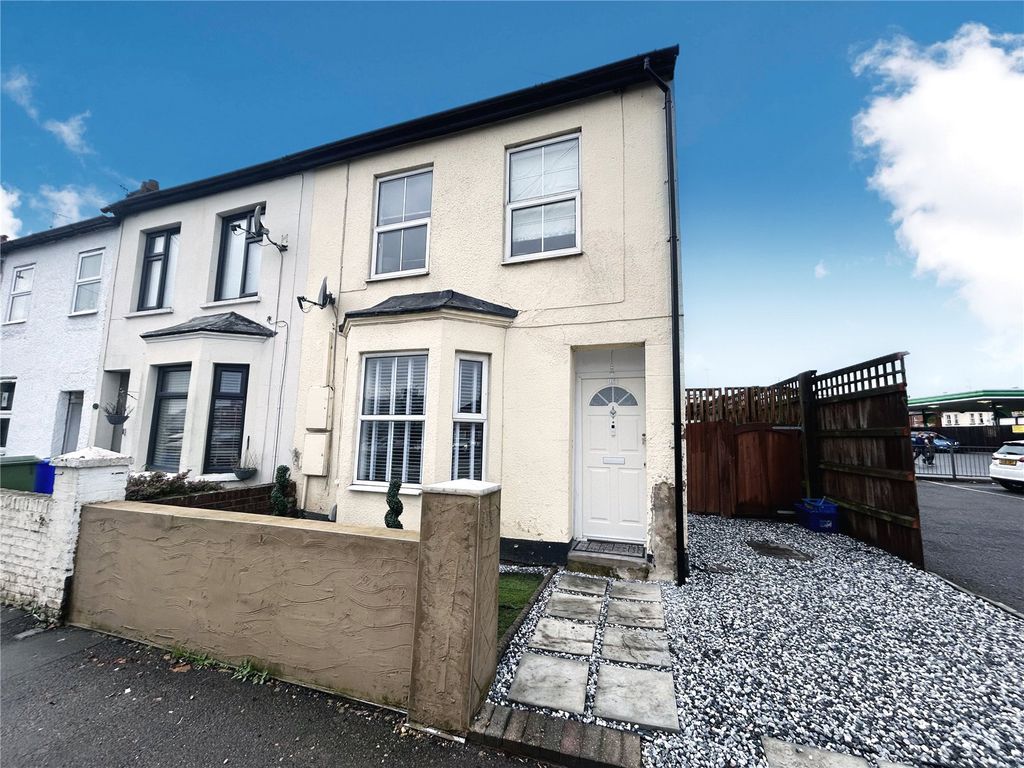 3 bed end terrace house for sale in Lower Farnham Road, Aldershot, Hampshire GU12, £325,000 Zoopla