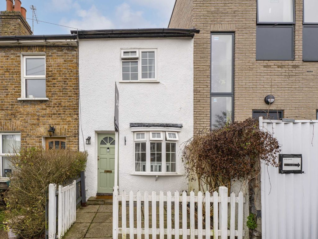 2 bed property to rent in Cambridge Grove Road, Norbiton, Kingston Upon