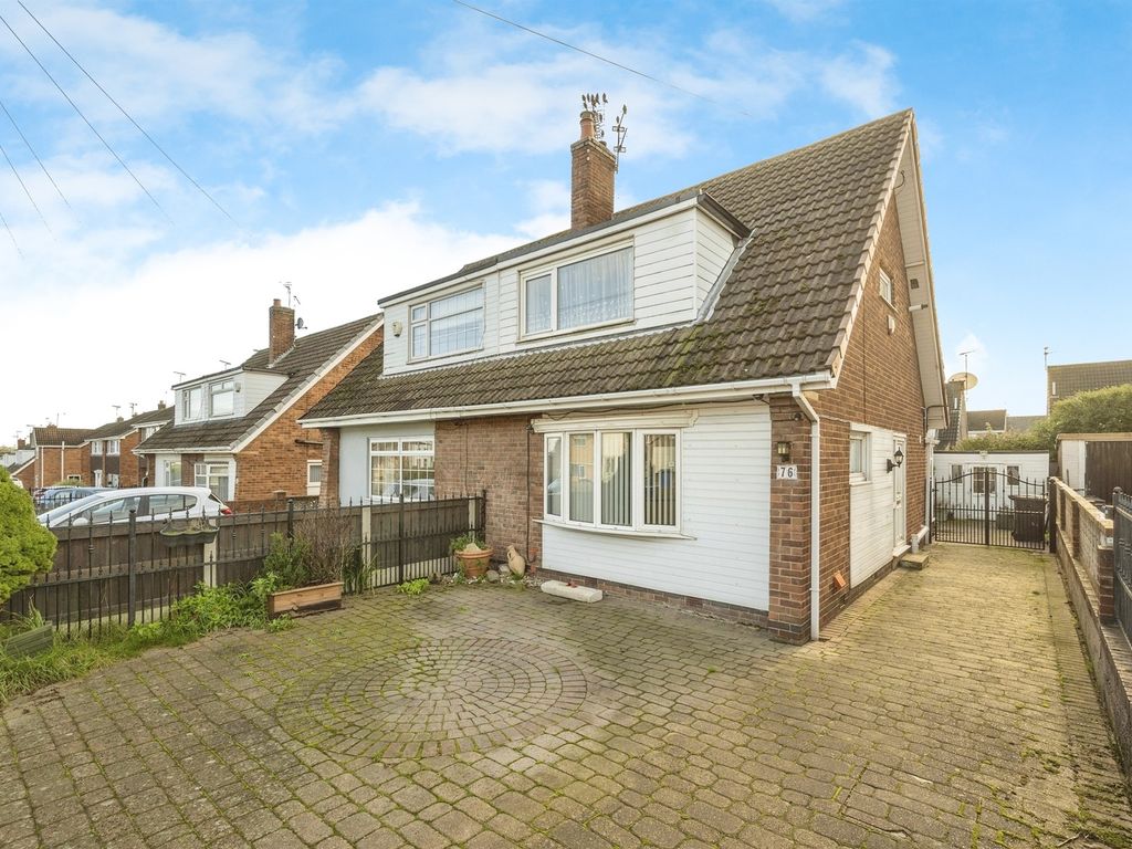 3 bed semidetached house for sale in Lutterworth Drive, AdwickLe