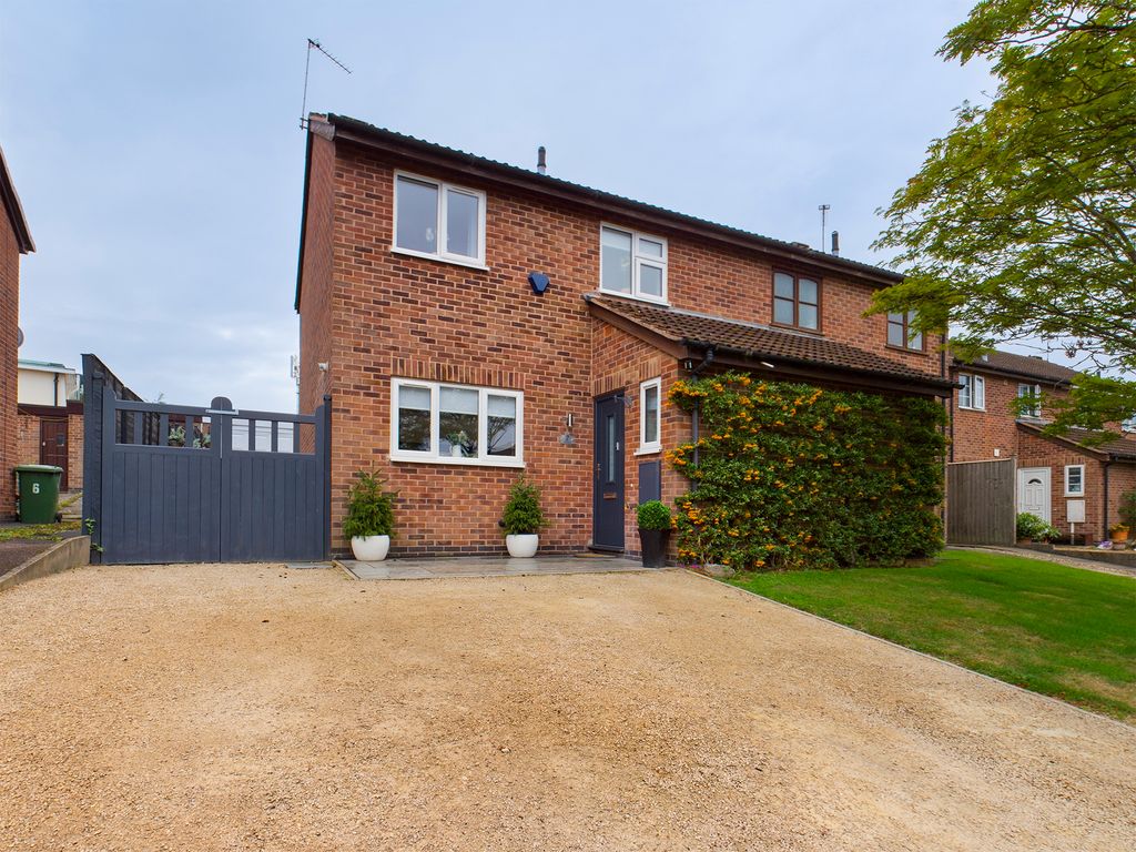 3 bed semidetached house for sale in Fern Close, Thurnby, Leicester