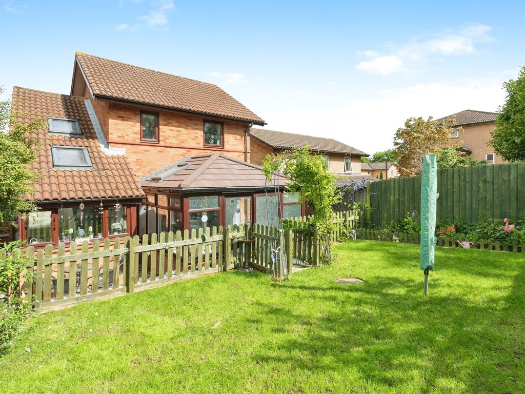 3 bed detached house for sale in Minton Close, Blakelands, Milton