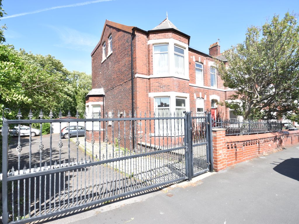 1 bed flat to rent in St Andrews Road South, Lytham St. Annes FY8, £412