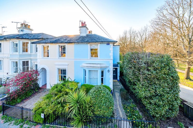 3 bed semidetached house for sale in Claremont Road, Tunbridge Wells