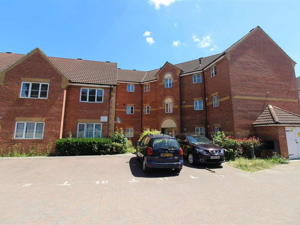 2 bed flat for sale in Ley Street, Newbury Park, Ilford IG2 Zoopla