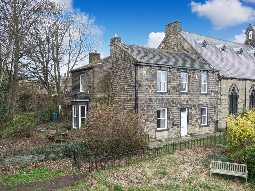 4 bed semidetached house to rent in Browgate, Baildon, Shipley, West