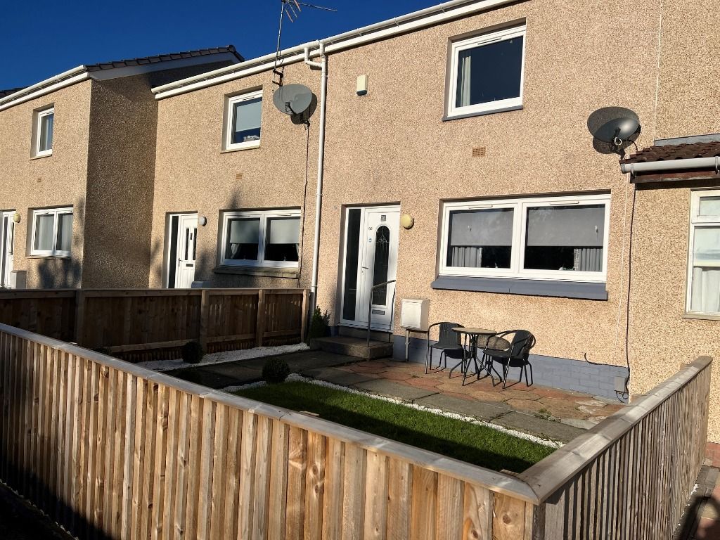 2 bed terraced house to rent in Keir Hardie Road, Larkhall ML9, £625